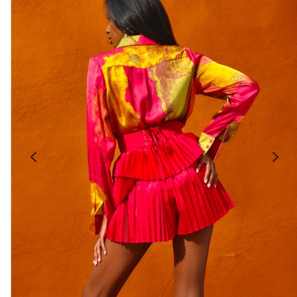 Andrea Iyamah - Hibi Pleated High Waisted Shorts Skort in Cherry- Size- M - Picture 4 of 16